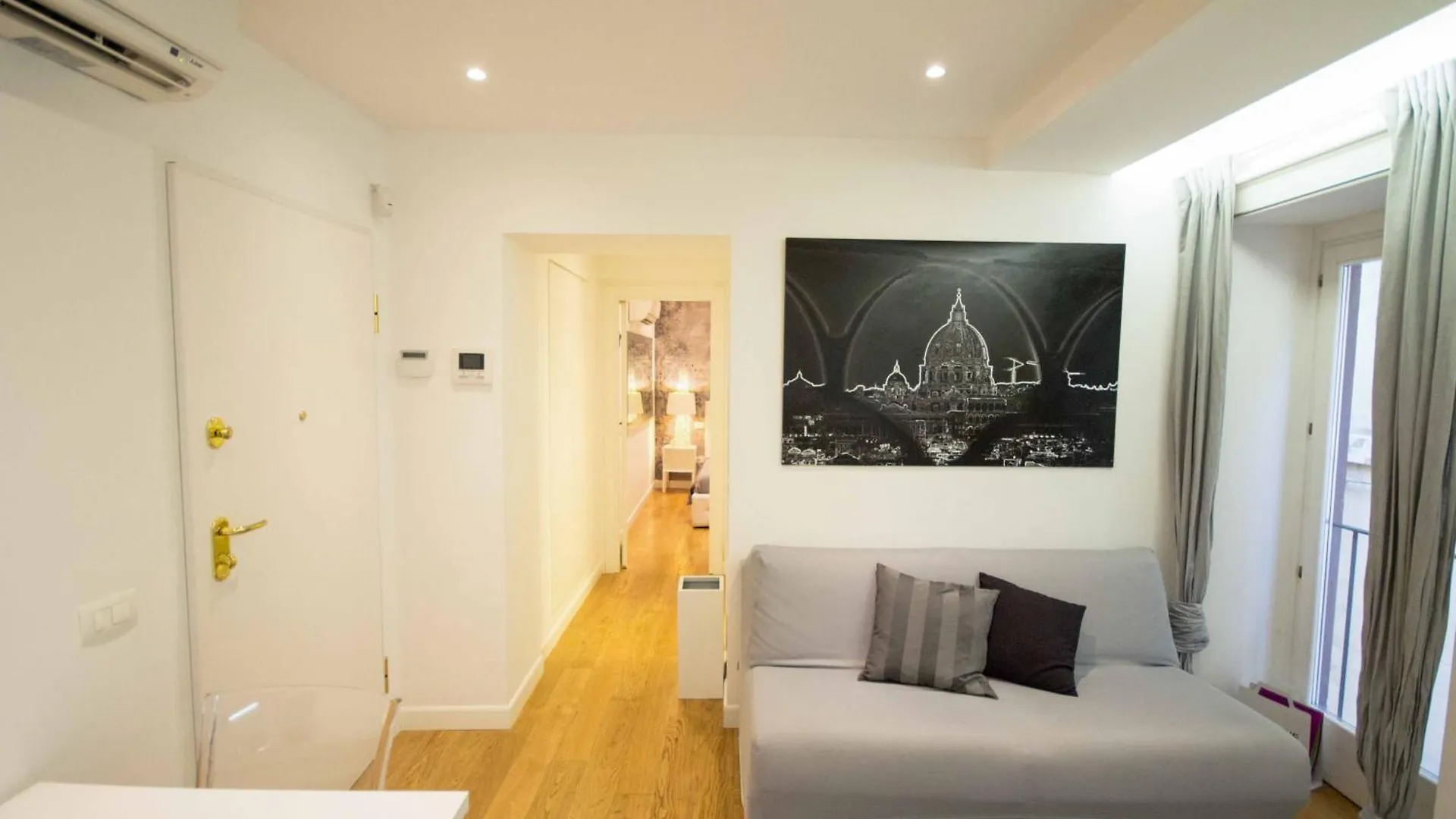 Apartment Via Del Corso Rome